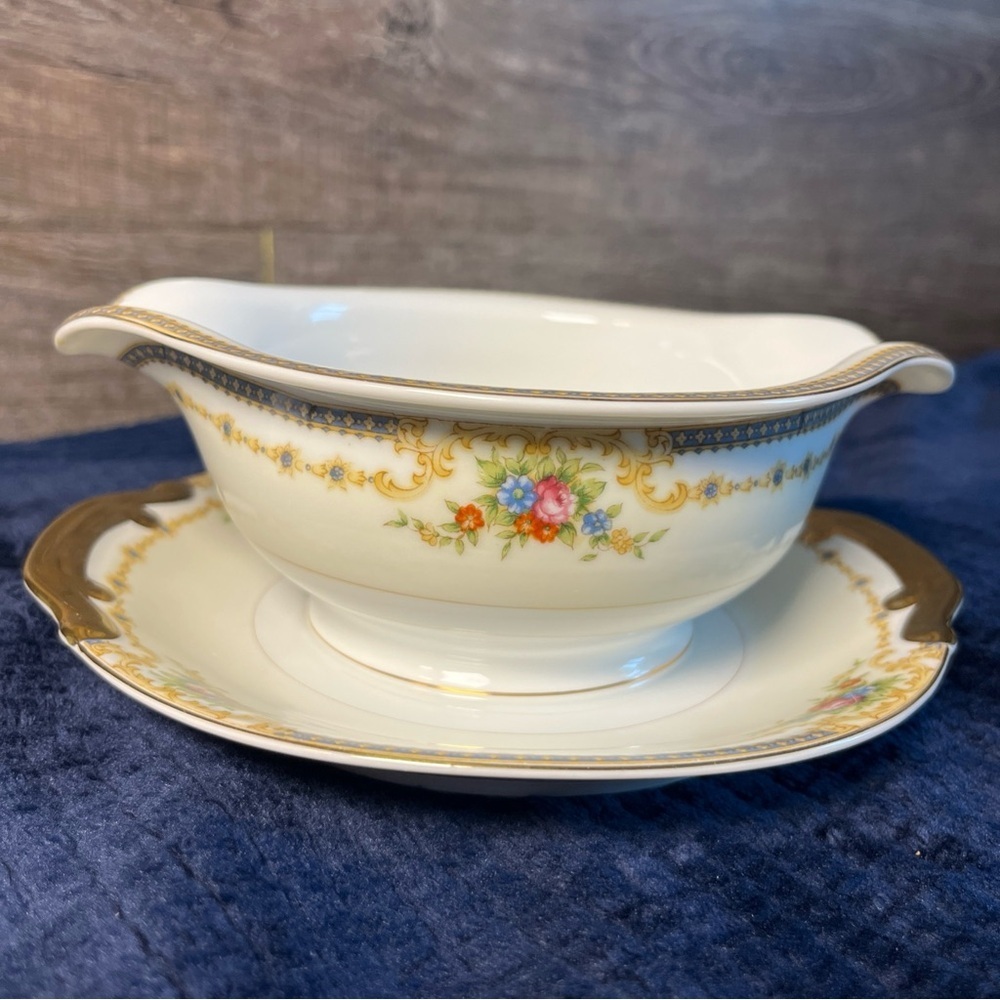 Kongo China Japan  Vintage Floral Gravy Boat with Saucer attached hand painted - Picture 2 of 10